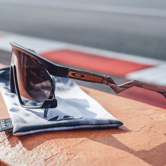 Oakley_BXTR_MotoGP_matt_black_prizm_black_7