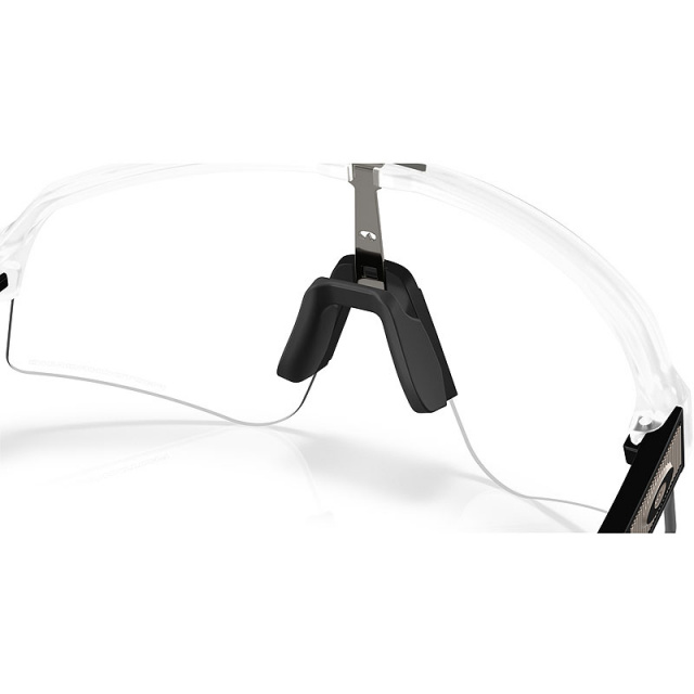 Oakley_SUTRO_LITE_SWEEP_matte_clearphotochromic_10