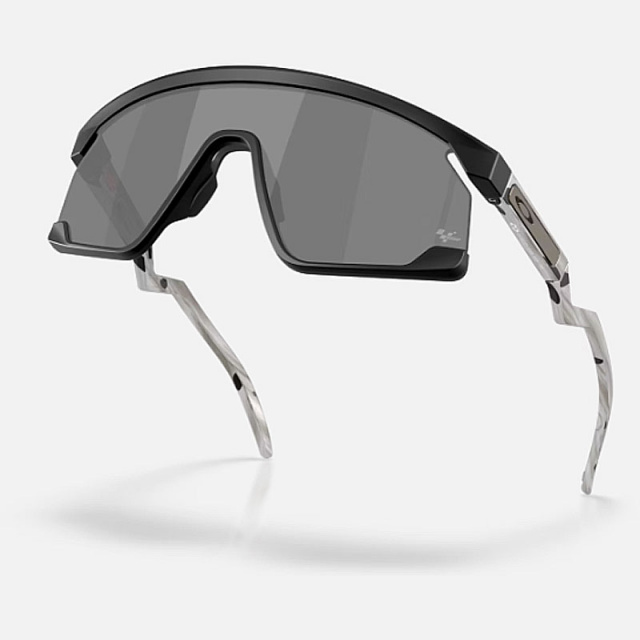 Oakley_BXTR_MotoGP_matt_black_prizm_black_4