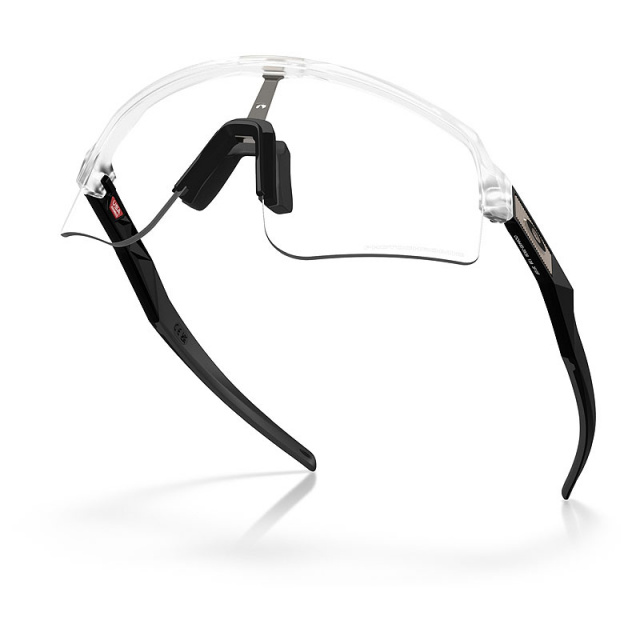 Oakley_SUTRO_LITE_SWEEP_matte_clearphotochromic_5